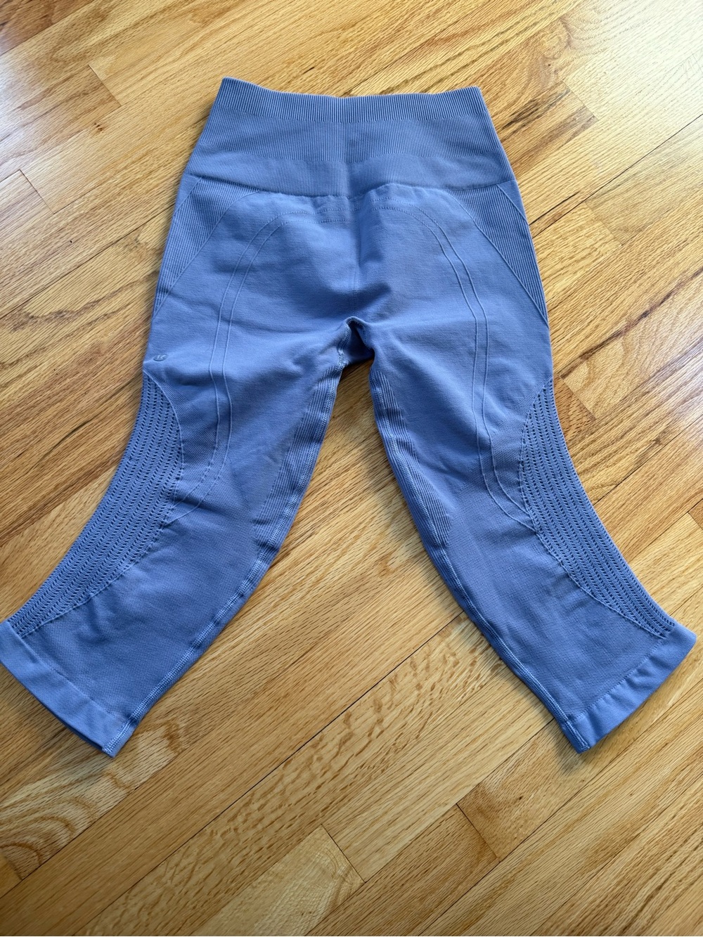 High-Waist Women’s Active Capri Leggings - Purple (4)